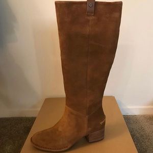 Female boots (firm on price)